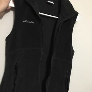 Black fleece Columbia Vest